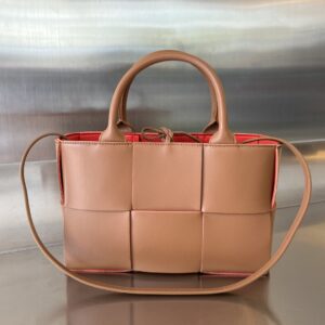 보테가 (징) 미니 토트백 소가죽 베이지 709337