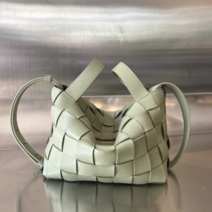 보테가 (징) 볼링백 소가죽 아이보리 755132