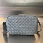 보테가 (징) 브레이드 카메라 백 그레이 710048