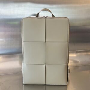 보테가 (징) 신형 사각 편직 백팩 베이지 680092