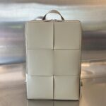 보테가 (징) 신형 사각 편직 백팩 베이지 680092