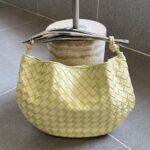 보테가 (징) 사르딘 반달형 핸드백 블루 716082