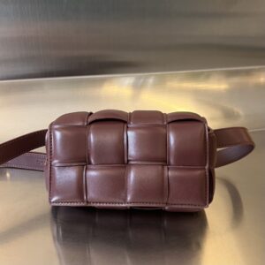 보테가 (징) 미니 카세트 브라운 양가죽 백 710075