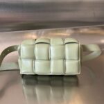 보테가 (징) 미니 카세트 블랙 소가죽 백 710075