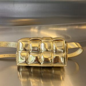 보테가 (징) 미니 카세트 금색 양가죽 백 710075