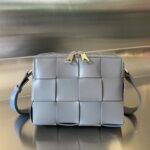 보테가 (징) 남성 카메라백 그레이 730027