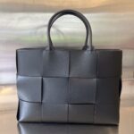 보테가 (징) 대형 토트백 멀티컬러 680165