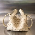 보테가 (징) 2023 신상 볼링백 소가죽 크림 755132