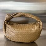 보테가 베네타 (징) 조디 대형 양가죽 엮음 백 베이지 600261