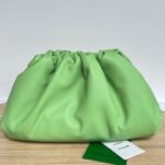 보테가 (징) 클러치백 라이트 그린 690238