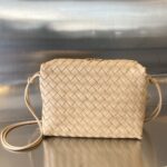 보테가 (징) 클래식 편직 가방 아이보리 680256