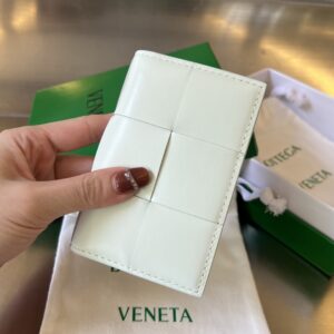 보테가 (징) 대형 체크 카드 지갑 소가죽 아이보리 649602