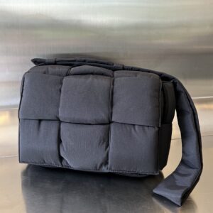 보테가 (징) 나일론 여섯 칸 대형 블랙 백 743623