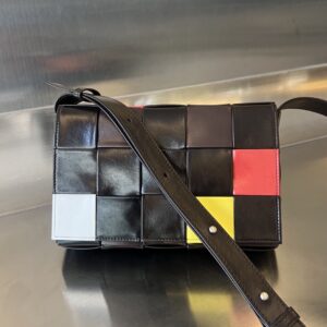 보테가 (징) 카세트 미니 크로스백 멀티컬러 667298