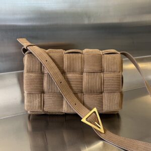 보테가 (징) 패디드 카세트 브라운 가방 755611