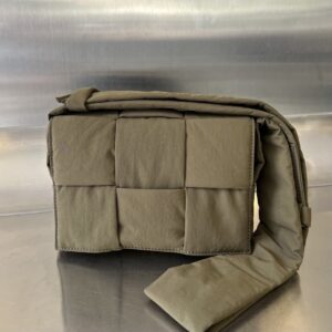 보테가 (징) 뉴 버전 나일론 여섯 칸 미니백 카키 755182