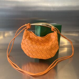 보테가 (징) 미니 사르딘 블루 금속 손잡이 양가죽 숄더백 744267