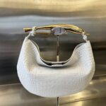 보테가 (징) 한정판 악어가죽 샤르딘 화이트 754657