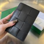 보테가 (징) 캐시미어 패스포트 홀더 블랙 777046