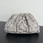 보테가 (징) 클라우드 백 대형 뱀피 그레이