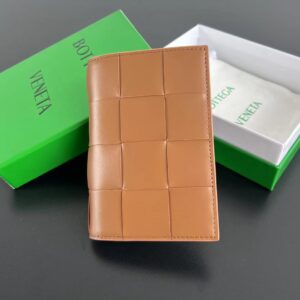 보테가 베네타 (징) 카세트 패스포트 홀더 브라운 777046