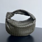 보테가 (징) 조디 미디움 올리브 양가죽 백 690225