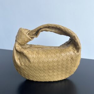 보테가 (징) 조디 미디움 베이지 양가죽 백 690225