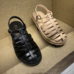 샤넬 [TJ공장]24s  크루즈 캐쥬얼 가죽 로마 슬링백 샌들