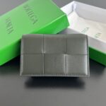 보테가 (징) 대형 편직 명함 지갑 소가죽 그레이 679849