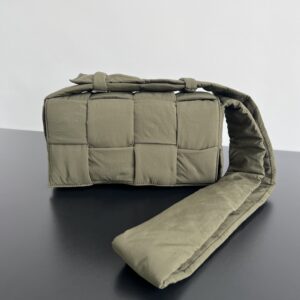 보테가 (징) 카세트 나일론 토푸백 그린 628951