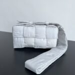 보테가 (징) 카세트 나일론 토푸백 화이트 628951