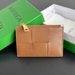 보테가 (징) 대형 직조 지퍼 카드 지갑 브라운 651393