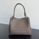 보테가 (징) 인트레치아토 편직 가죽 숄더백 베이지 796571