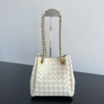 보테가 (징) 체인 드롭백 크림 양가죽 817175