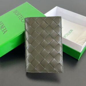 보테가 (징) 패스포트 홀더 클래식 편직 소가죽 올리브 607482