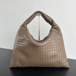 보테가 (징) 홉 대형 소가죽 브라운 763970