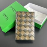 보테가 (징) 클래식 패스포트 케이스 소가죽 그린 607482