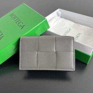 보테가 (징) 대형 편직 명함 지갑 소가죽 그레이 679849