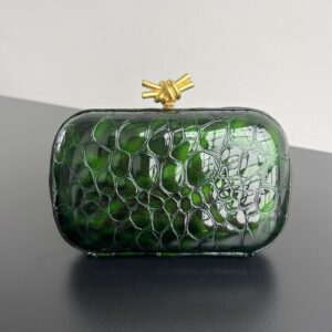 보테가 (징) BV Knot 진주광 악어 가죽 클러치 백 그린 717622