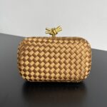 보테가 (징) Knot 웨딩 클러치 골드 717622