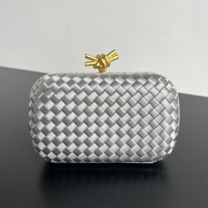 보테가 (징) BV Knot 미니 클러치 실버 717622