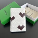 보테가 (징) 화이트 레드 하트 패턴 양가죽 카드 지갑 749940