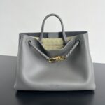 보테가 베네타 (징) 안디아모 그레이 소가죽 토트백 810214