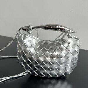 보테가 (징) 미니 샤르딘 블루 메탈 핸들 양가죽 백 744267