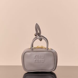 미우미우 (팬더) 소가죽 미니 백 그레이 5NR036