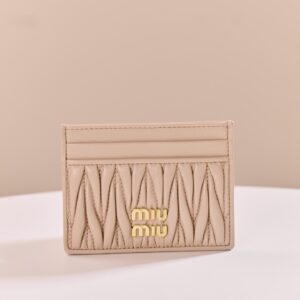 미우미우 (팬더) 카드 지갑 베이지 Matelassé 양가죽 5MC076