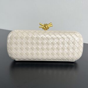 보테가 (징) 새틴 미니 클러치 크림 717622