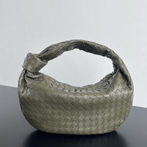 보테가 (징) 조디 대형 올리브 그린 양가죽 백 600261