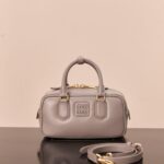 미우미우 (팬더) 아르카디에 소가죽 미니 그레이 5BB142