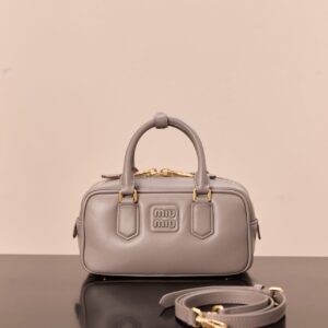 미우미우 (팬더) 아르카디에 소가죽 미니 그레이 5BB142